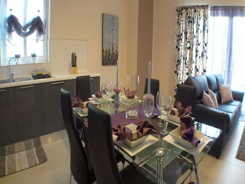 Hotell Eri Apartments E365 St. Julian's